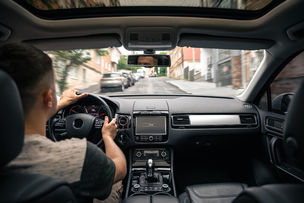 Hands on the wheel when driving at high speed from inside the car